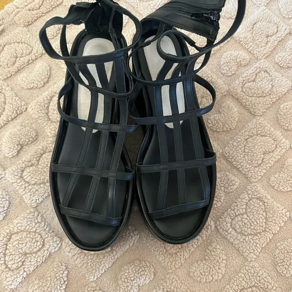 Jeffrey Campbell Black Strappy Platform Sandals - Picture 2 of 6